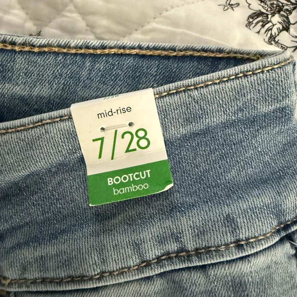 RE Generation by Celebrity Pink Bootcut Jeans - Picture 5 of 5